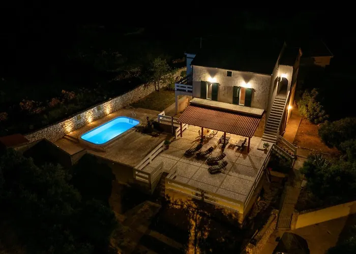 Daire With Pool Košljun