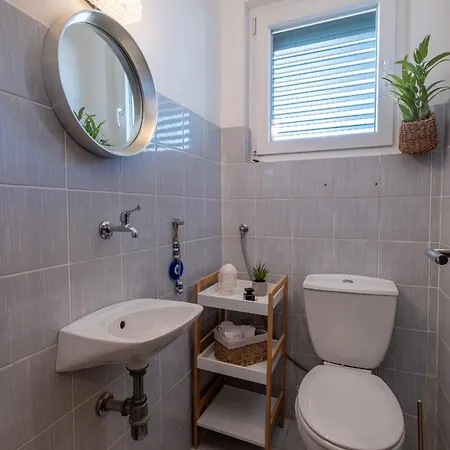 Appartement With Pool Košljun