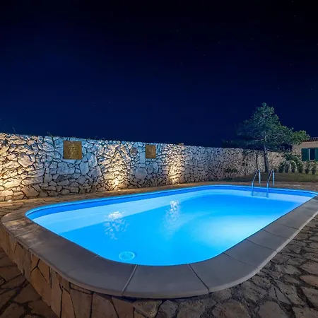 With Pool Апартаменты