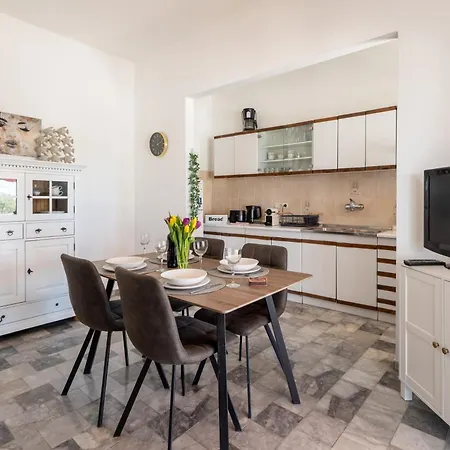 With Pool Apartamento