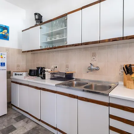 With Pool Apartamento Košljun