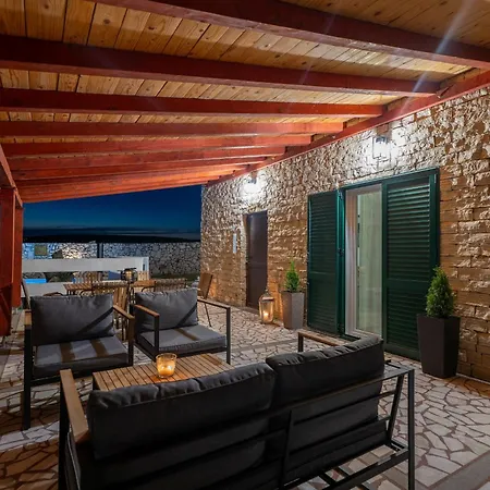 With Pool Apartamento