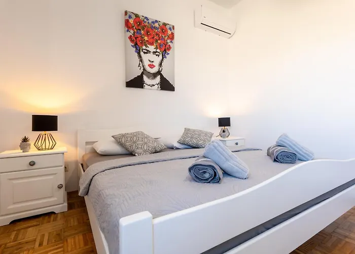 Appartement With Pool Košljun