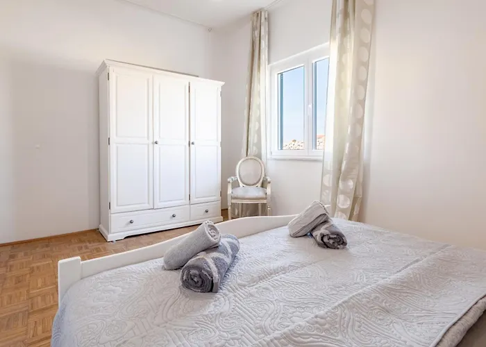 Appartement With Pool Košljun