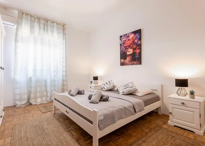 With Pool Appartement *