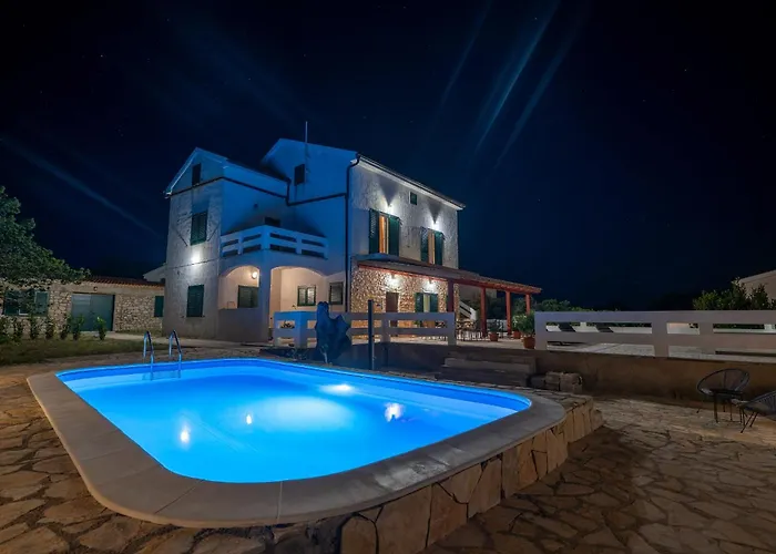 With Pool * Košljun