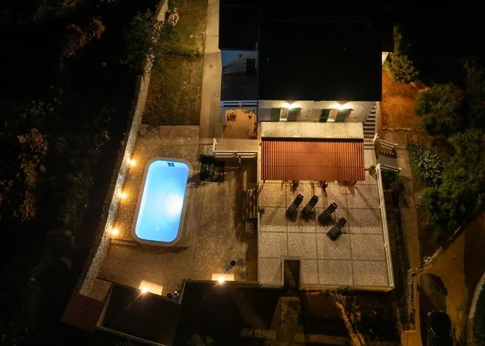 With Pool * Košljun