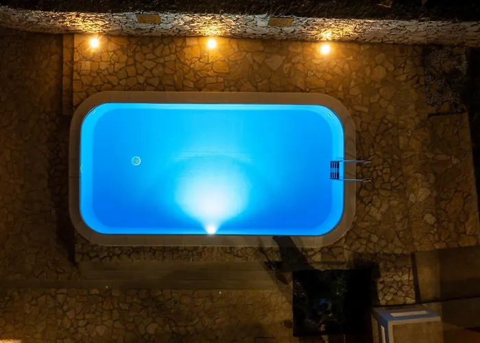 With Pool * Košljun