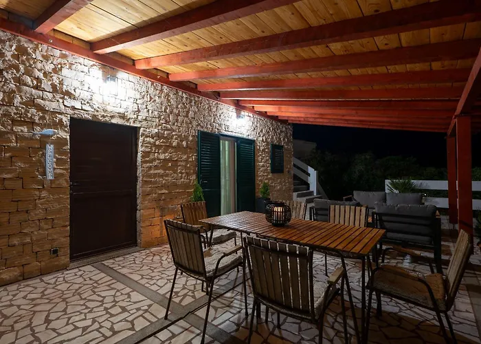 With Pool Appartement